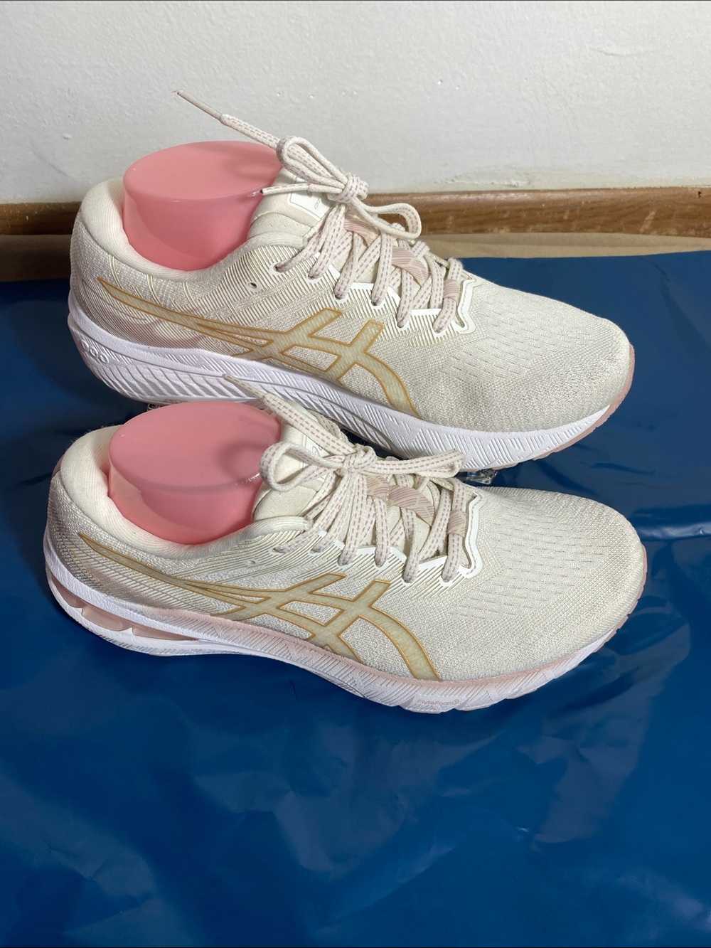 ASICS Gel-Kayano 29 Mineral Beige Champagne (Women's) Excellent condition!